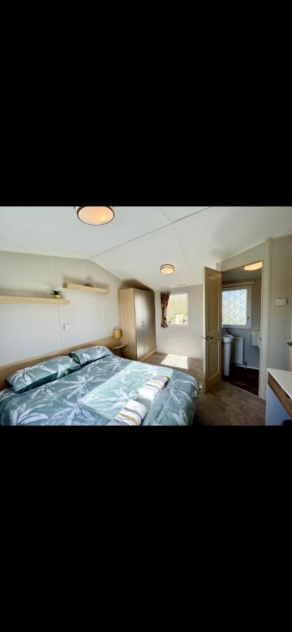 Tarka Holiday Park Ashford  Buitenkant foto